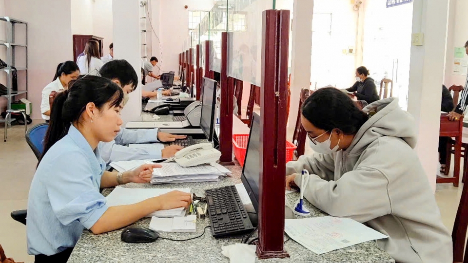 van_hanh_thu_nghiem_trung_tam_phuc_vu_hanh_chinh_cong_xa_chau_thanh_don_vi_hanh_chinh_cap_xa_moi_sau_sap_nhap_xa_my_chanh_xa_thanh_my_xa_da_loc_va_thi_tran_chau_thanh_thuoc_huyen_chau_thanh_hien_na.jpg