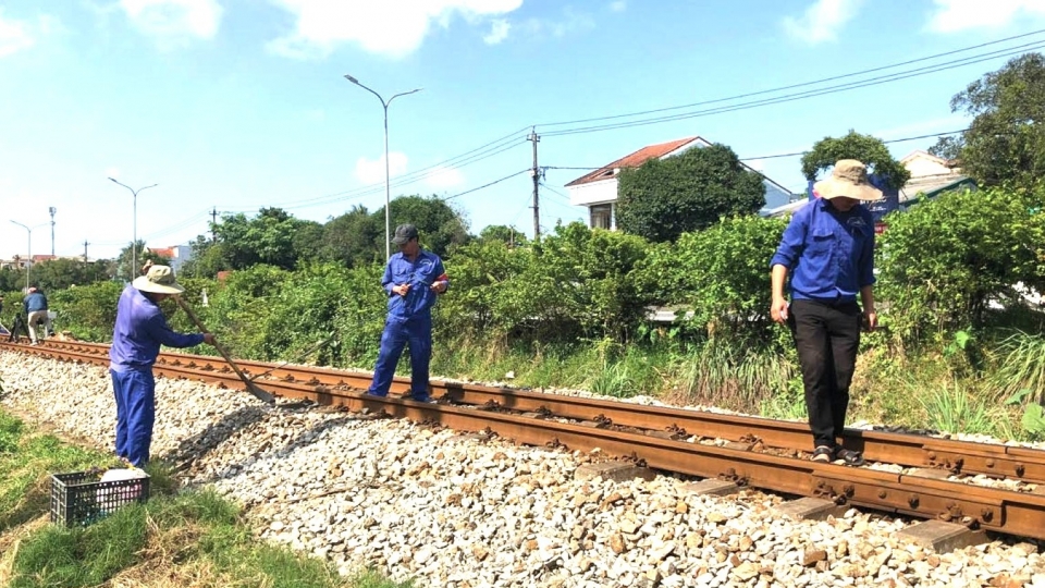 Đường sắt Bắc - Nam qua địa bàn thành phố Huế.jpg