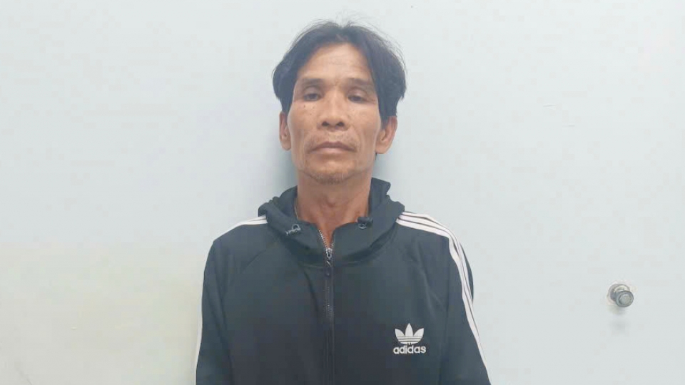 Đối tượng Trần Văn Sơn tại cơ quan Công an.jpg