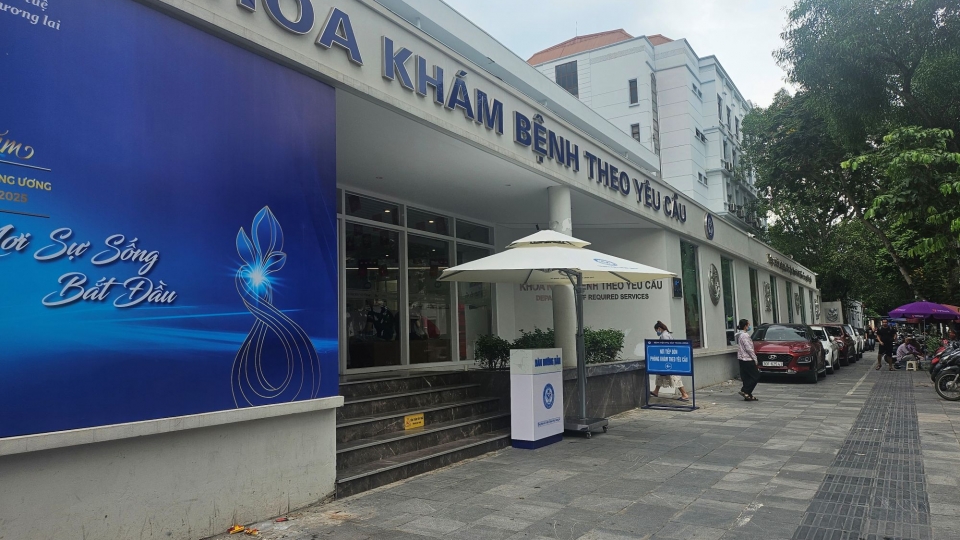 "Cò" và hàng rong quanh bệnh viện: Đường đi hay tối, nói dối hay cùng