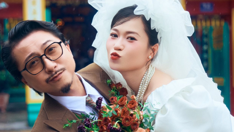 Sao Việt 1/8: Lâm Vỹ Dạ - Hứa Minh Đạt kỷ niệm 15 năm ngày cưới