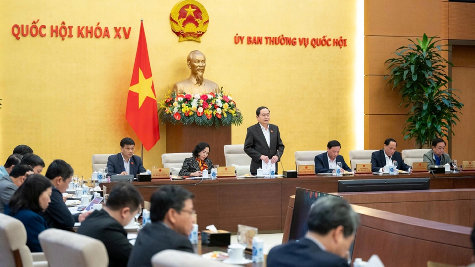 At a meeting of the National Assembly Standing Committee.jpg