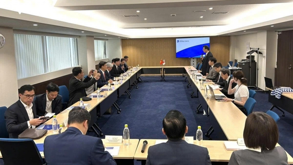 Fatherland Front leader Do Van Chien visits Tokyo University of Science.jpg