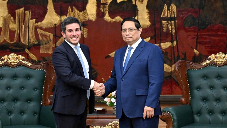 Pham Minh Chinh and Gerald Toledano in hanoi on July 17 1.jpg