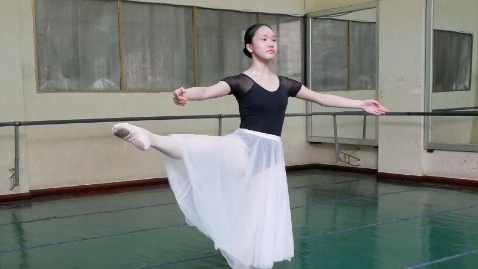 Teen ballerina to represent Vietnam at International Ballet Grand Prix