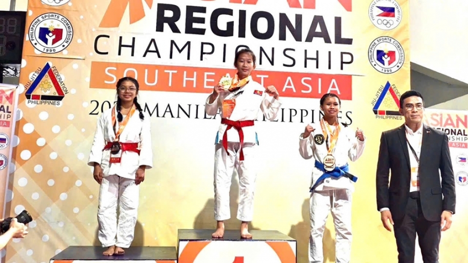 Trieu Thi Thuy wins gold in the women’s 44kg Newaza Gi division.jpg