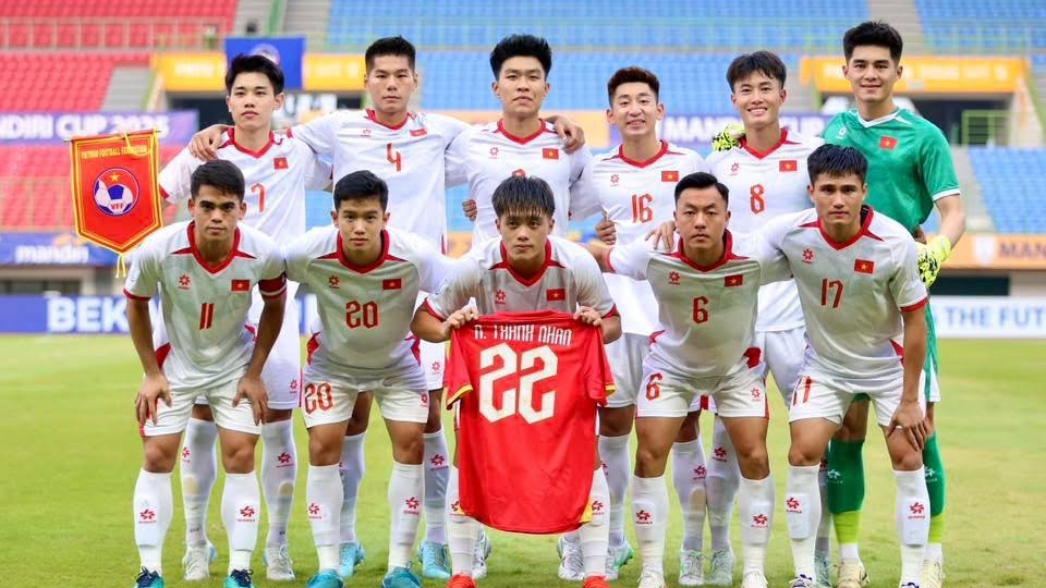 U23 Việt Nam có hành động ý nghĩa sau trận thắng U23 Lào.jpg