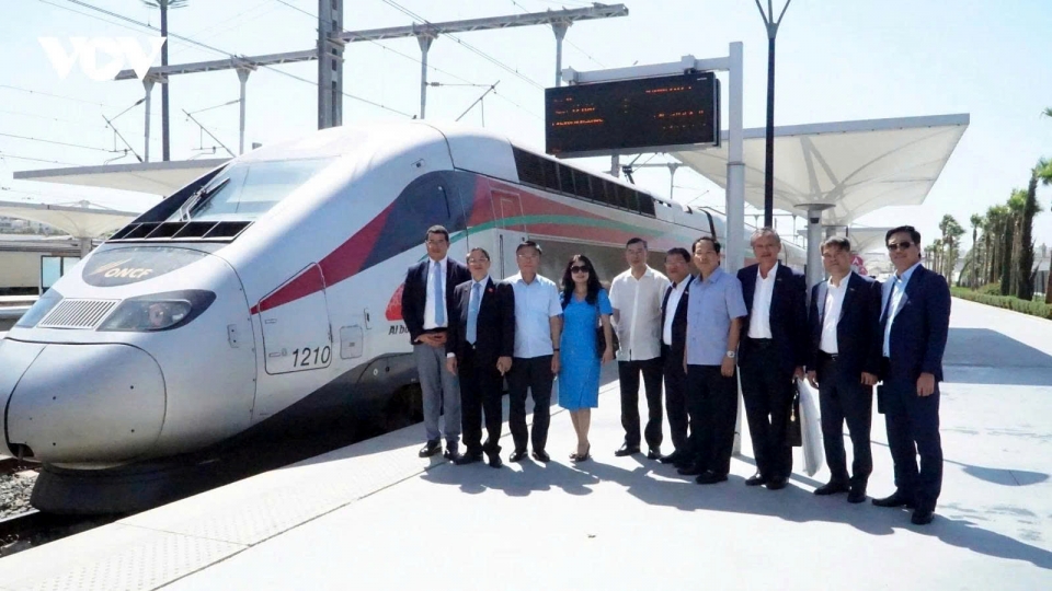 Vice Chairman of the National Assembly of Vietnam Nguyen Duc Hai and Deputy Prime Minister Le Thanh Long after a high-speed rail ride from Rabat to Tangier 1.jpg