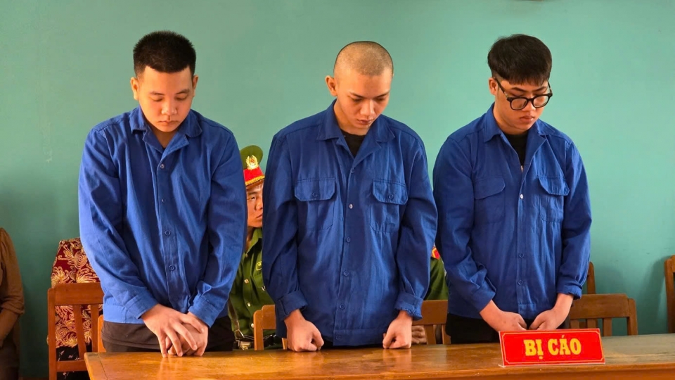 16 năm tù cho nhóm thanh niên giải quyết mâu thuẫn bằng bạo lực