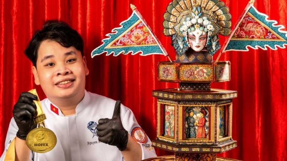 Vietnamese cake artist takes traditional culture to international stage