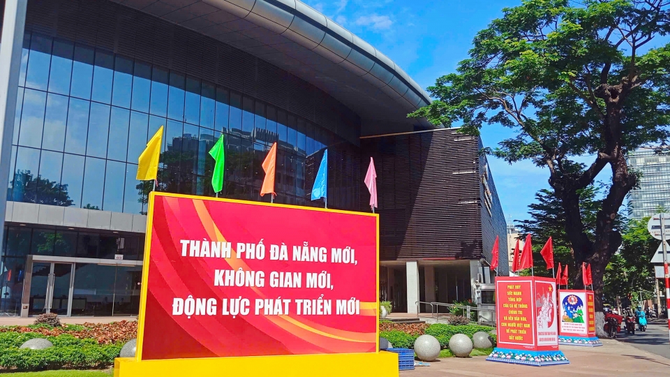 cong_tac_to_chuc_trang_tri_tuyen_truyen_truc_quan_duoc_quan_tam_nham_tao_khong_khi_soi_noi_huong_ve_dai_hoi.jpg