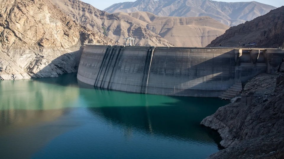 dap Iran, dap nuoc Iran can kiet nuoc, muc nuoc giam, dap Amir Kabir, ho tru nuoc -nytimes.jpg