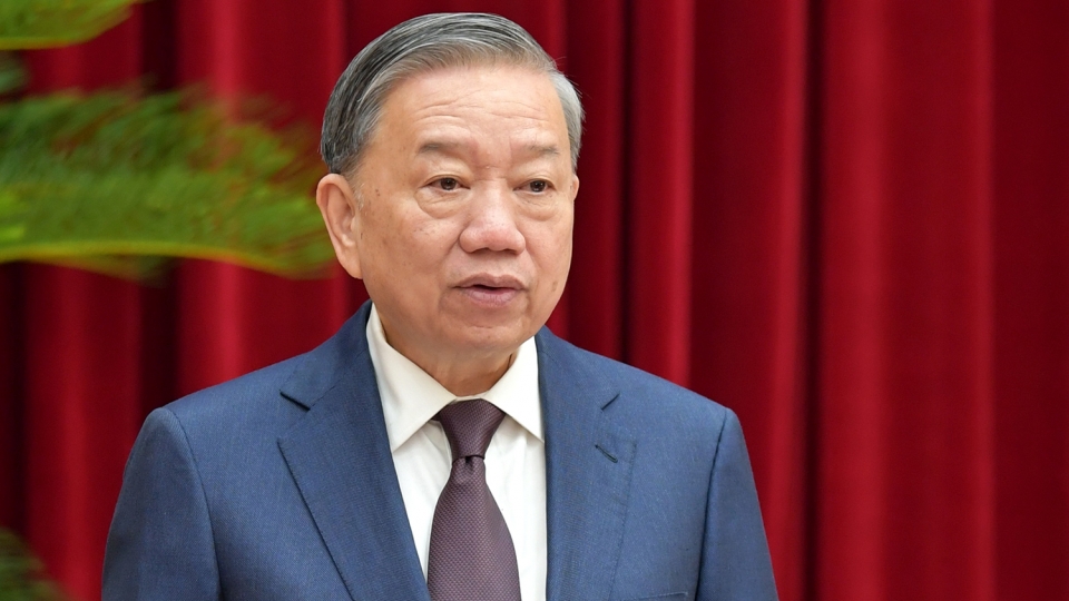 hoi_nghi_trung_uong_12.6.jpg
