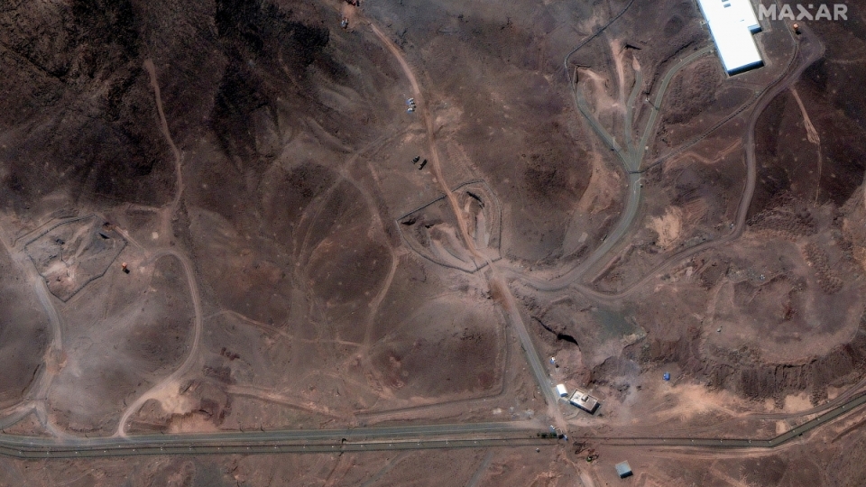 iran_tuyen_bo_tiep_se_noi_lai_hoat_dong_lam_giau_urani.jpg