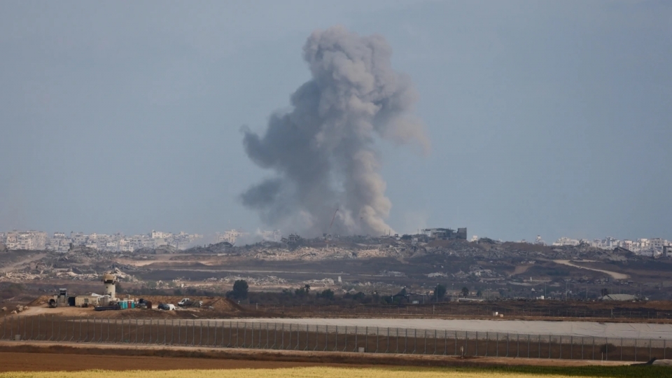 Israel tấn công đẫm máu vào Gaza, không kích ác liệt vào Syria và Lebanon