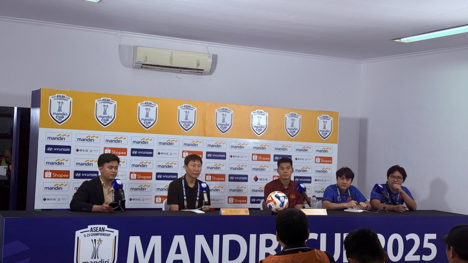 HLV Kim Sang Sik nói gì sau trận thắng đậm của U23 Việt Nam?