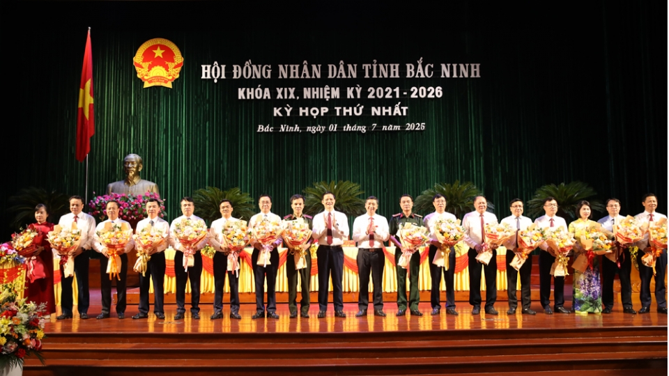 ky_hop_dau_tien_1.jpg