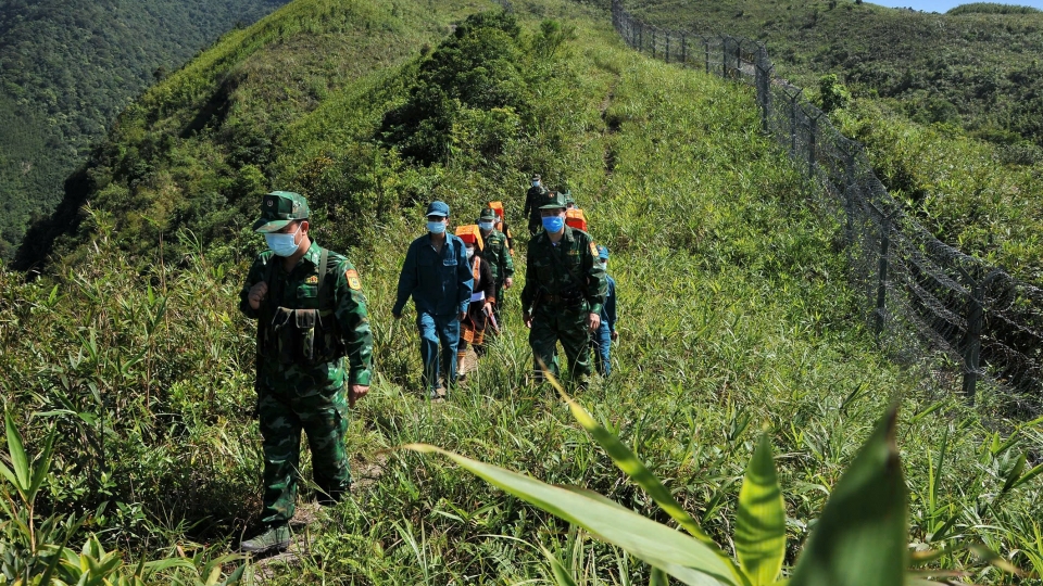 lang_son_phat_huy_vai_tro_cua_mat_tran_to_quoc_cac_to_chuc_doan_the_va_nhan_dan_trong_viec_cung_tham_gia_giam_sat_cac_luc_luong_lam_cong_tac_chong_buon_lau_gian_lan_thuong_mai_de_kip_thoi_phat_hien.jpg