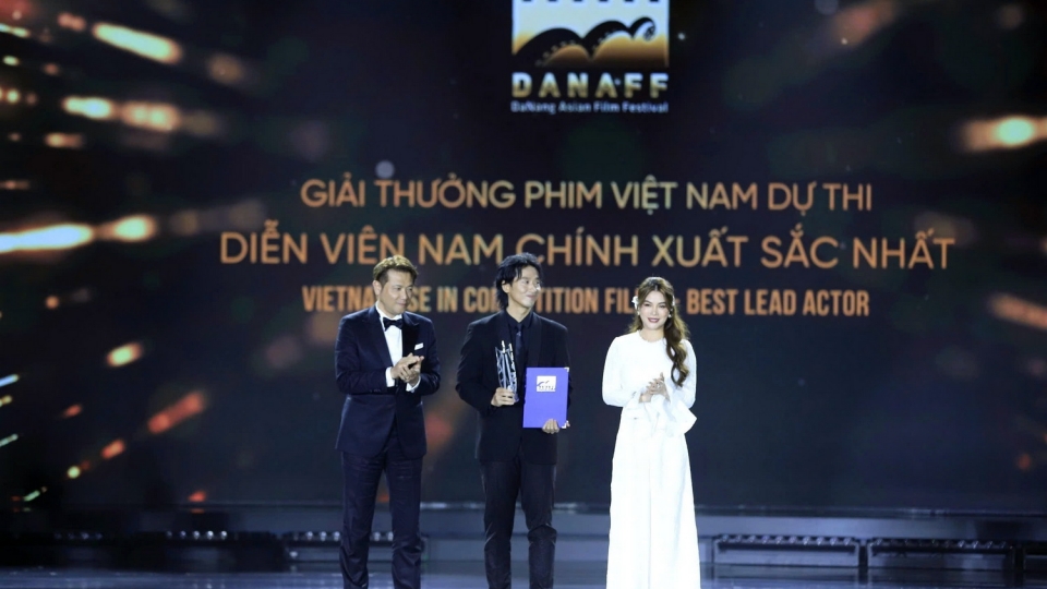 nam_chinh_xuat_sac_nhat_hang_muc_giai_thuong_viet_nam_du_thi.jpg