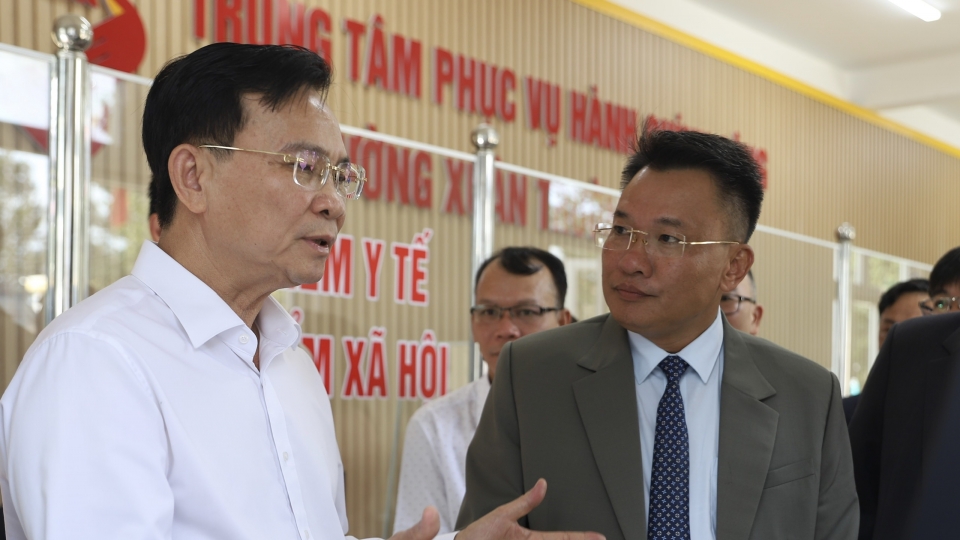 ong_ho_van_muoi_-_chu_tich_ubnd_tinh_lam_dong_di_kiem_tra_tai_trung_tam_hanh_chinh_cong_phuong_xuan_truong.jpeg