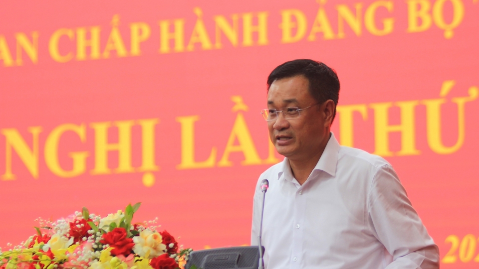 ong_le_ngoc_quang_bi_thu_tinh_uy_quang_tri_phat_bieu_tai_hoi_nghi.jpg