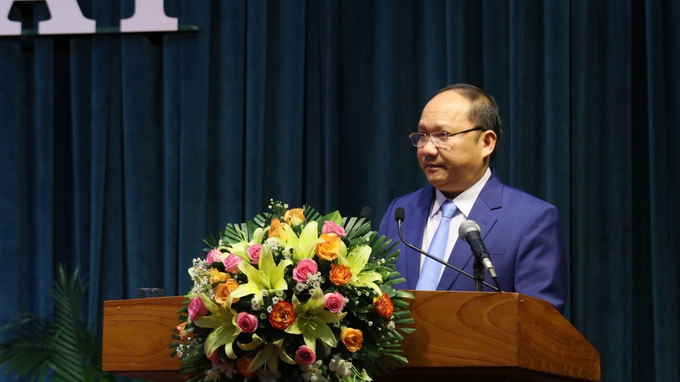 ong_rah_lan_chung_pho_bi_thu_thuong_truc_tinh_uy_chu_tich_hdnd_tinh_gia_lai_moiphat_bieu.jpg