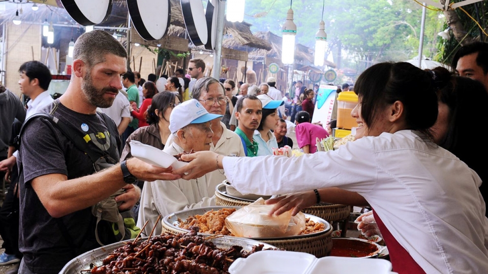 thi_truong_dl_am_thuc_1.jpg