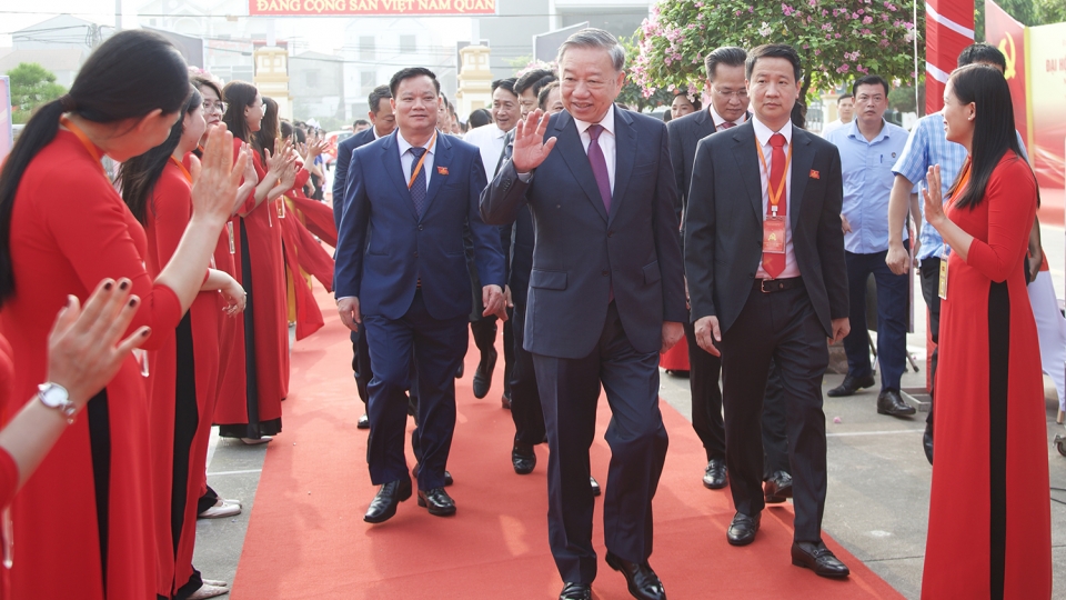 tong_bi_thu_to_lam_du_dai_hoi_dang_bo_xa_nghia_tru_hung_yen_1.jpg