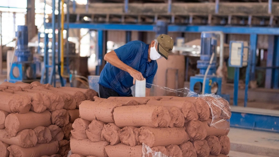 Tháo gỡ "nút thắt" thuế Mỹ, doanh nghiệp Việt tái khởi động sản xuất