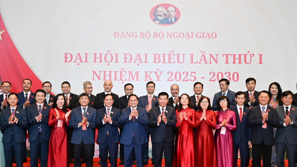 vovdaihoibongoaigiao_2.jpg