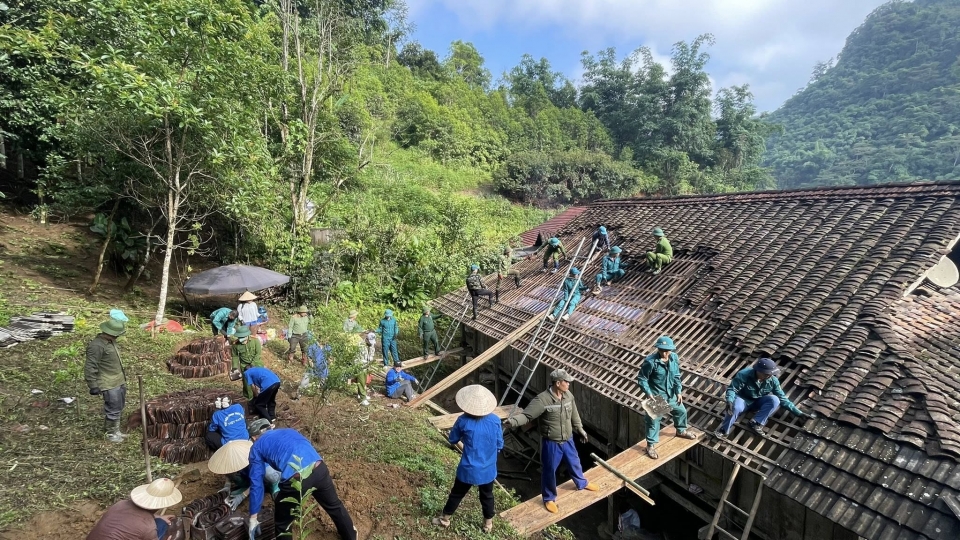 Không để người có công sống trong nhà tạm, nhà dột nát