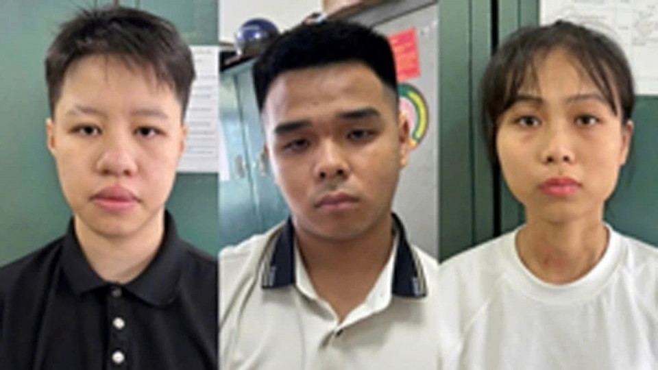 Nóng 24h: Bắt băng nhóm lừa 'việc nhẹ lương cao', cướp tiền người xin việc