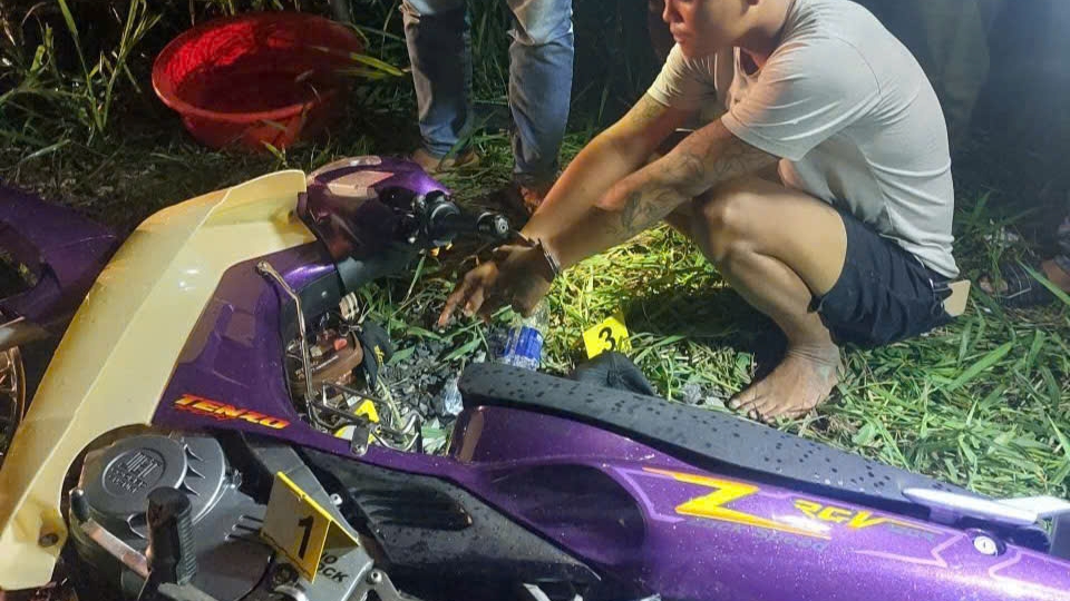 Đối tượng Trịnh Hoàng Phi bị bắt quả tang về hành vi tàng trữ chất ma túy.jpg