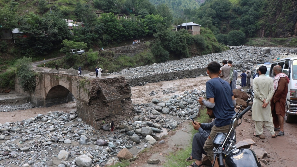 2025_08_15t165146z_547876621_rc2s7gamf5rd_rtrmadp_3_asia_weather_pakistan_rain_20250816015150.jpg