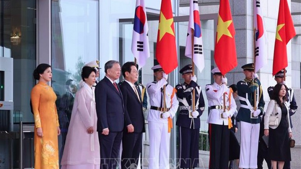 At the welcome ceremony_0.jpg