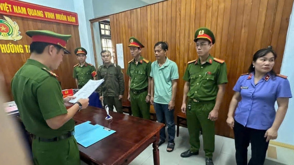 Cơ quan Cảnh sát điều tra Công an TP Đà Nẵng tống đạt các quyết định đối với Phan Hoàng Phúc.jpg