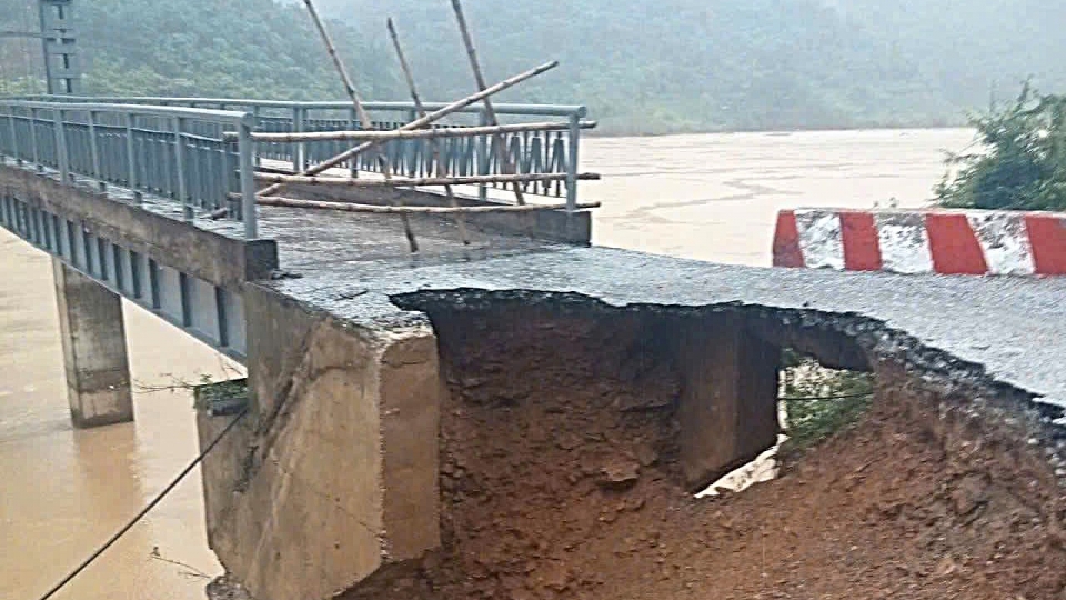 Cầu treo Duy Ng 1.jpg