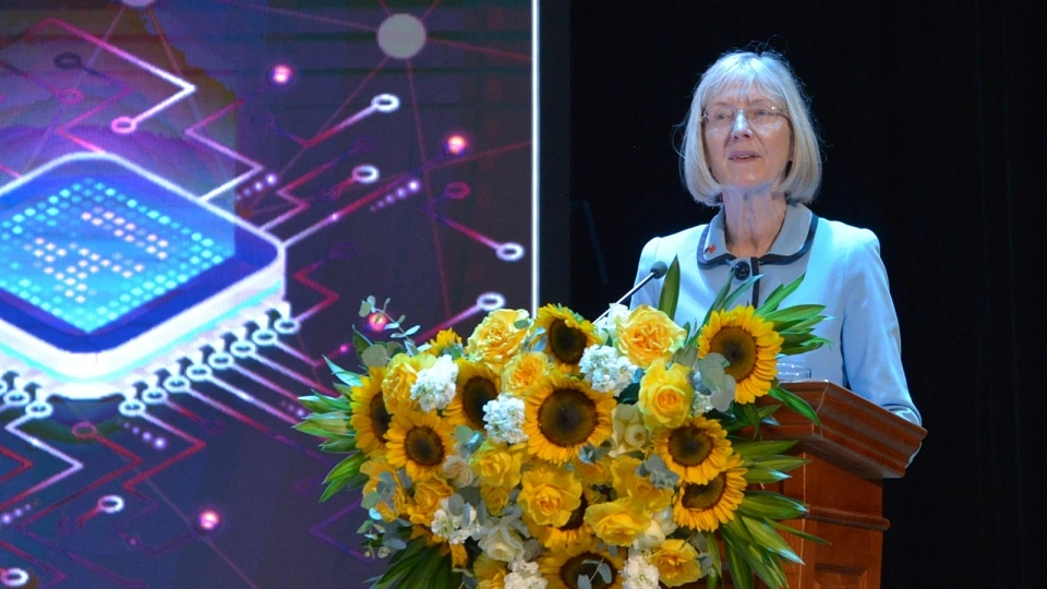 Dai su Australia tai Viet Nam Gillian Bird phat bieu tai Hoc vien Cong nghe buu chinh vien thong -vov, hieu.JPG