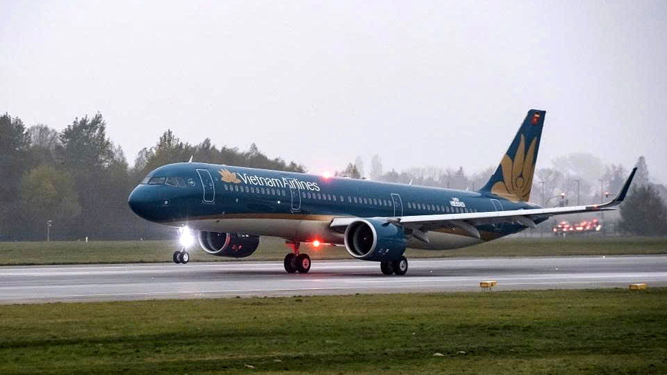 Domestic airlines cancel or adjust many flights due to the impact of Typhoon Kajiki.jpg