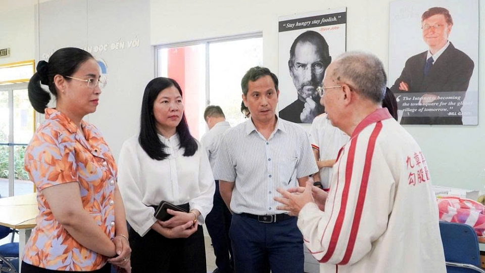 Nguyen Thi Anh Thi, vice chairwoman of the Da Nang administration, inspects preperations for VIMC 2025.jpg