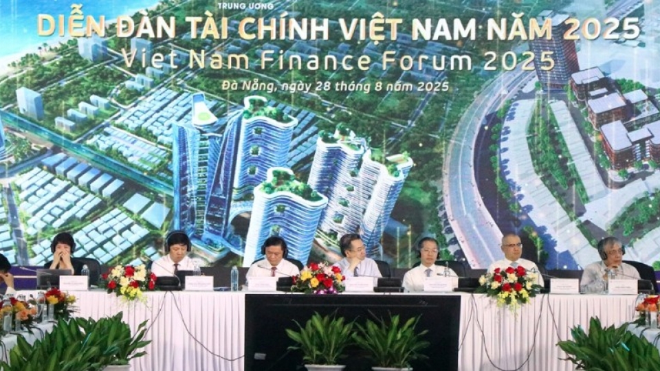 Finance forum connects Vietnam with global financial network