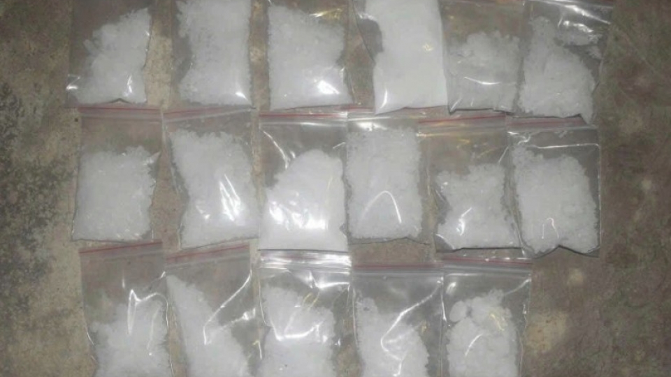 Dong Nai police bust cross-border drug ring, arrest armed traffickers
