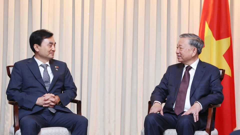 TBT tiep khach han quoc.jpg