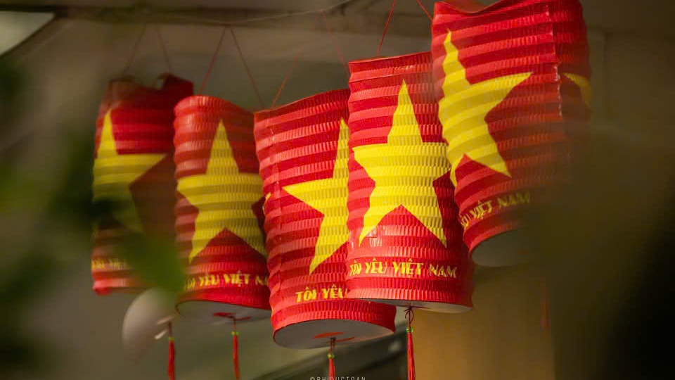 Tang qua nguoi dan.jpg