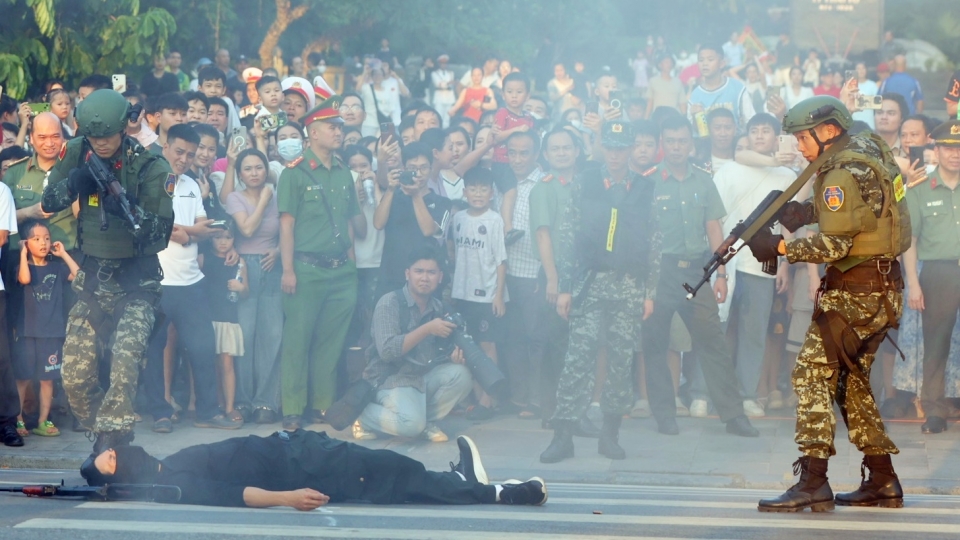 anh ngoai.JPG