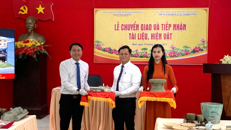 bao_tang_lich_su_thanh_pho_hue_tiep_nhan_nhieu_tu_lieu_hien_vat.jpg