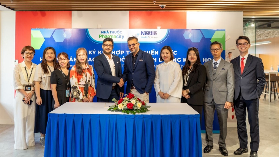 hop_tac_giua_pharmacity_va_nestle_health_science_khong_chi_mang_den_nhieu_lua_chon_chinh_hang_cho_nguoi_tieu_dung_ma_con_gop_phan_cung_co_van_hoa_cham_soc_suc_khoe_dua_tren_dinh_duong_khoa_hoc_trong_cong_dong.jpg
