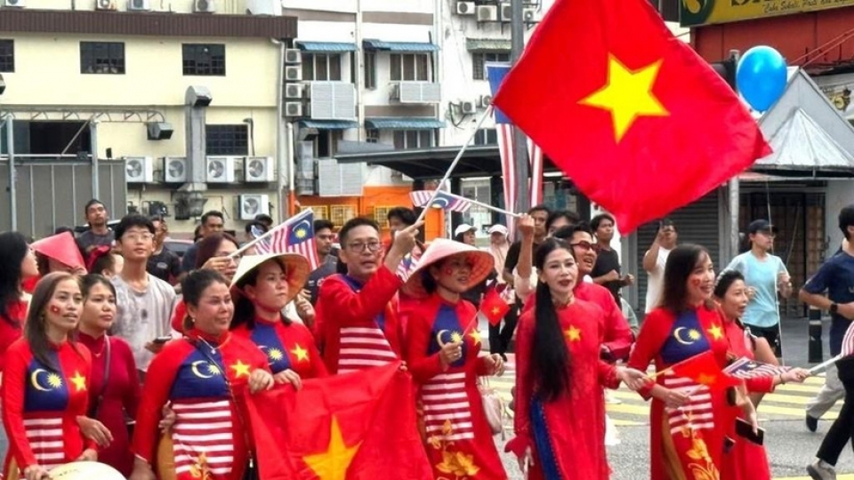 Art, ao dai strengthen Vietnam–Malaysia friendship