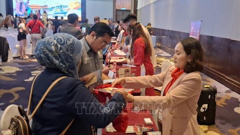 Hue and Da Nang promote central Vietnam tourism to Malaysian market