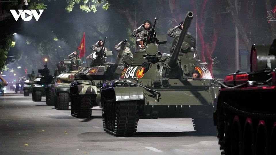 military hardware at ba Dinh Square.jpg